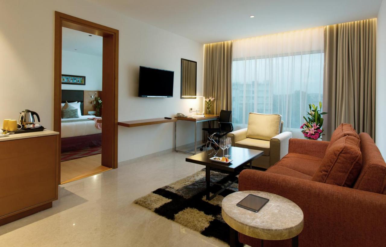 Mercure Hyderabad Kcp Banjara Hills, An Accor Hotel Exterior foto Suite room at The Park, New Delhi