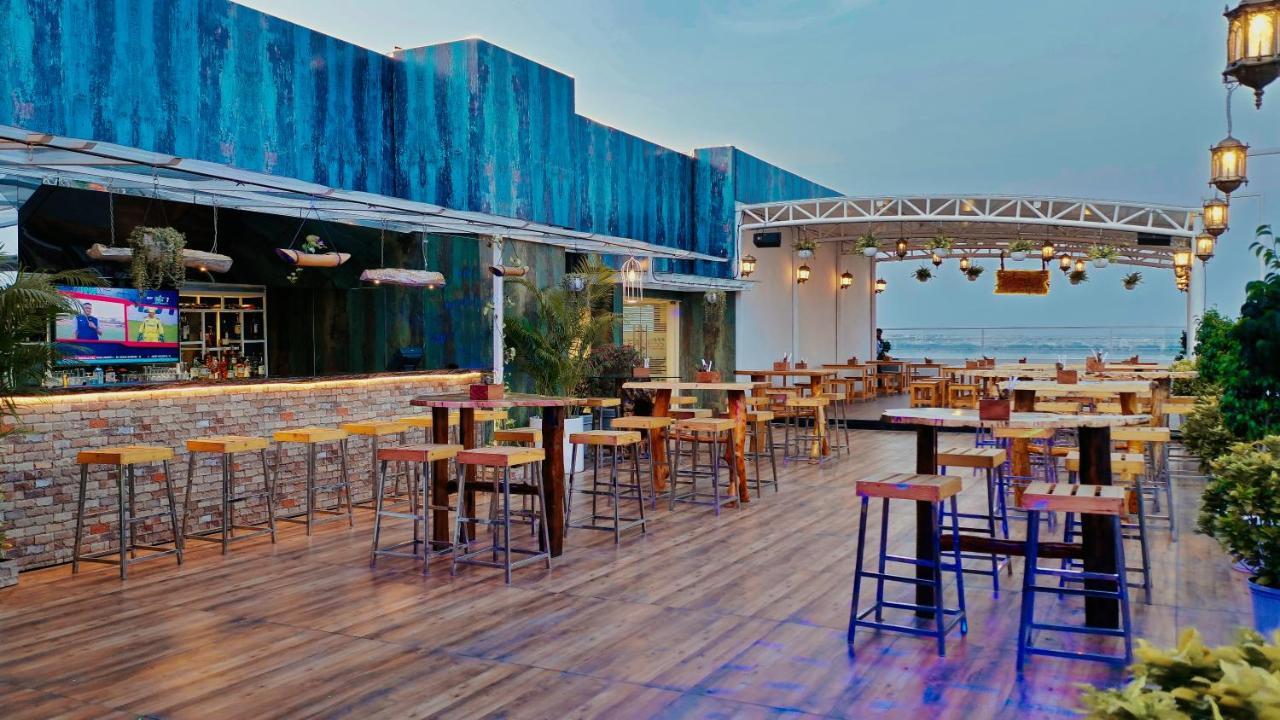 Mercure Hyderabad Kcp Banjara Hills, An Accor Hotel Exterior foto Sky Bar