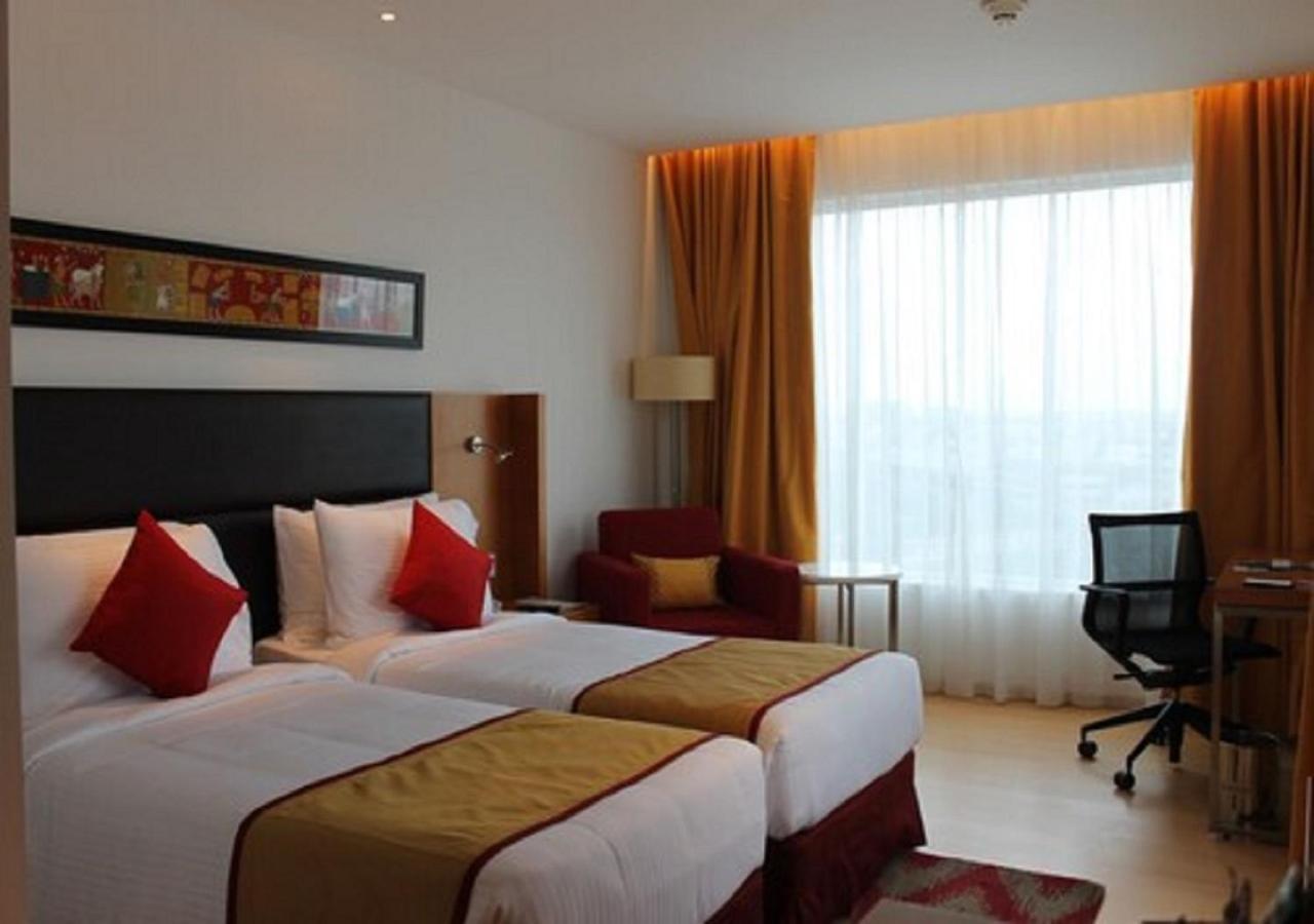 Mercure Hyderabad Kcp Banjara Hills, An Accor Hotel Exterior foto