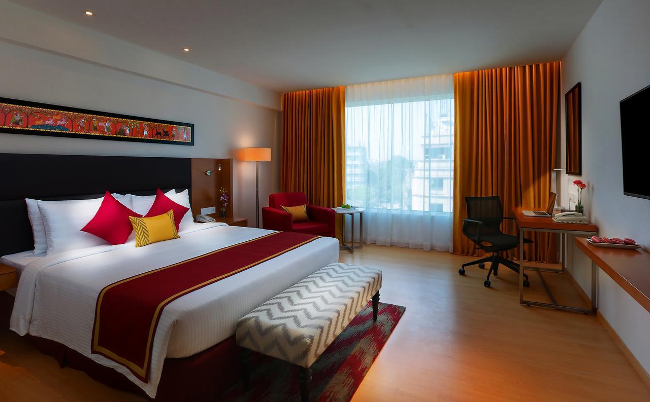 Mercure Hyderabad Kcp Banjara Hills, An Accor Hotel Exterior foto